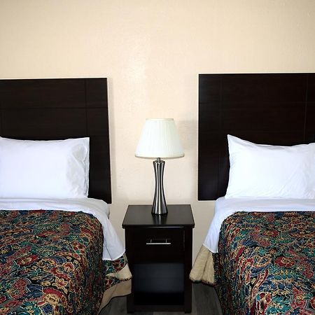 Red Carpet Inn Battleboro Екстериор снимка