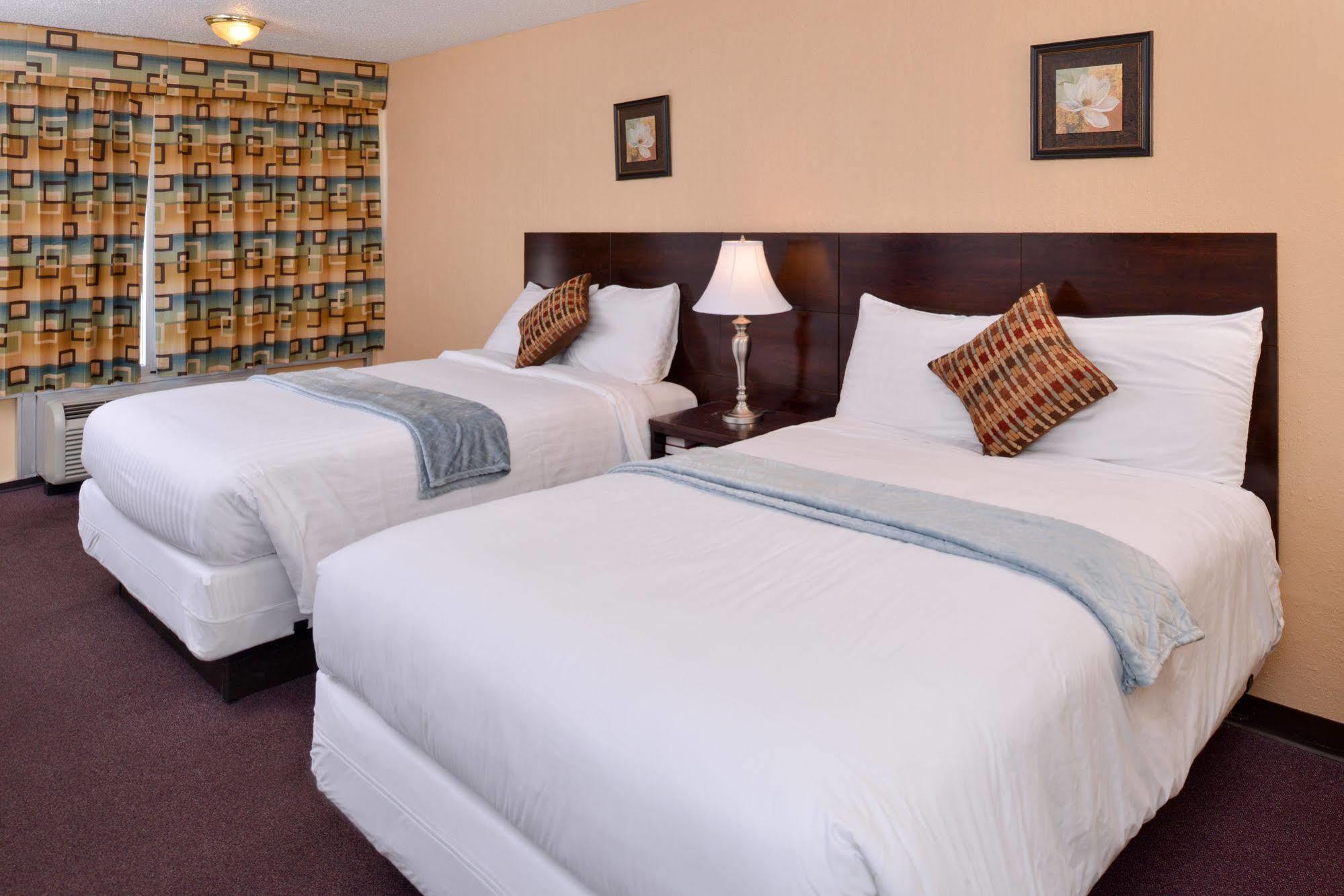 Red Carpet Inn Battleboro Екстериор снимка
