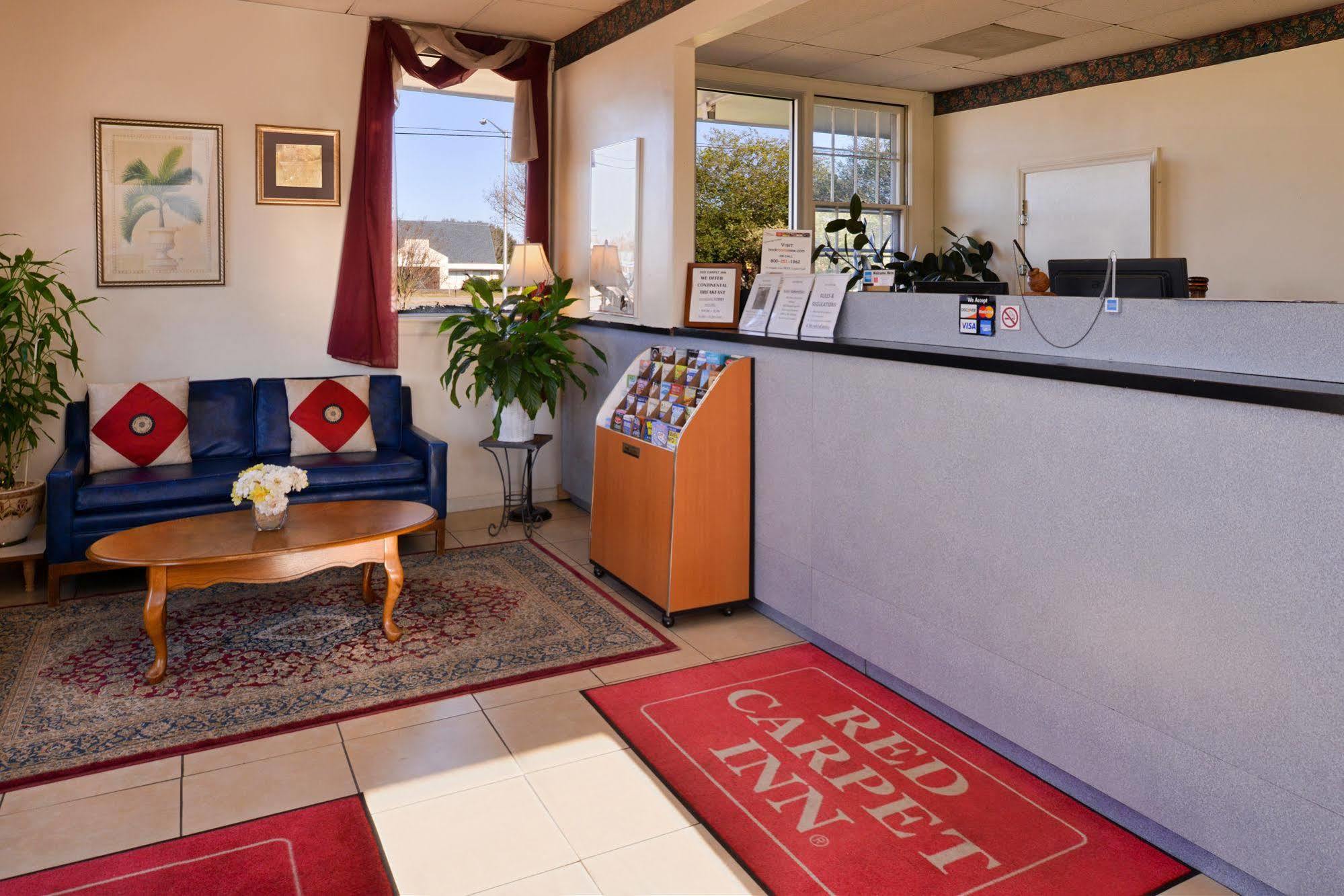 Red Carpet Inn Battleboro Екстериор снимка